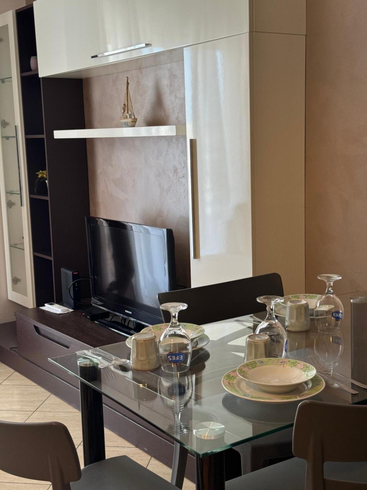 Elegant Apartment In Lungomare - N 23 Vlorë Extérieur photo